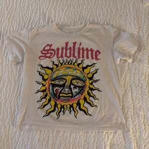 Sublime Sun Logo 40 Oz To Freedom Band T-Shirt 1580